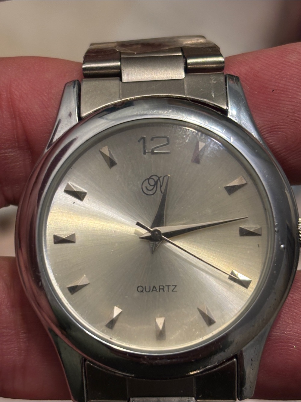 Men's Silver Quartz Watch with Minimalist Dial